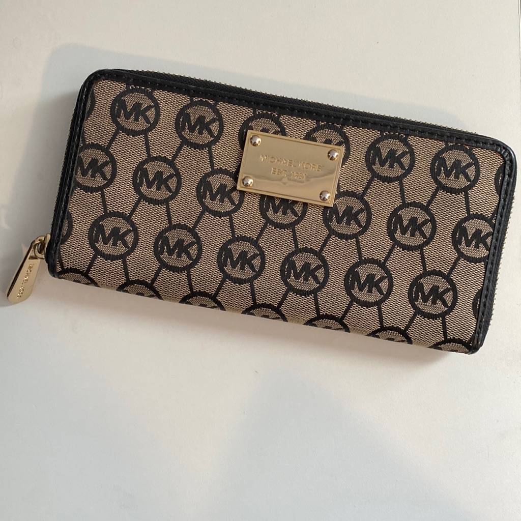 Brand New Michael Kors Wallet Brand New Michael Kors Wallet
